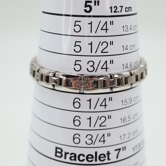 Guess Ladies Watch Silver Tone 18mm Stainless Steel Bracelet with New Battery - Picture 4 of 14